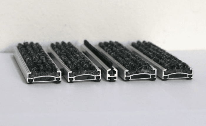 Mata aluminiowa z wkładem filcowym i szczotką liniową