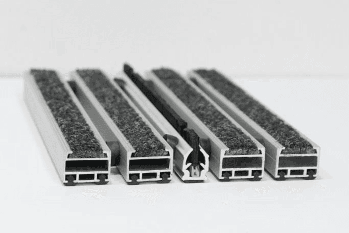 Mata aluminiowa z filcem i szczotką liniową