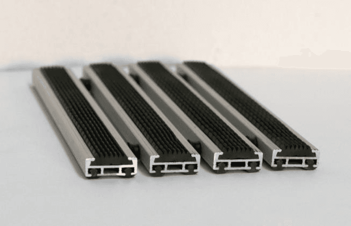 Mata aluminiowa z wkładem gumowym