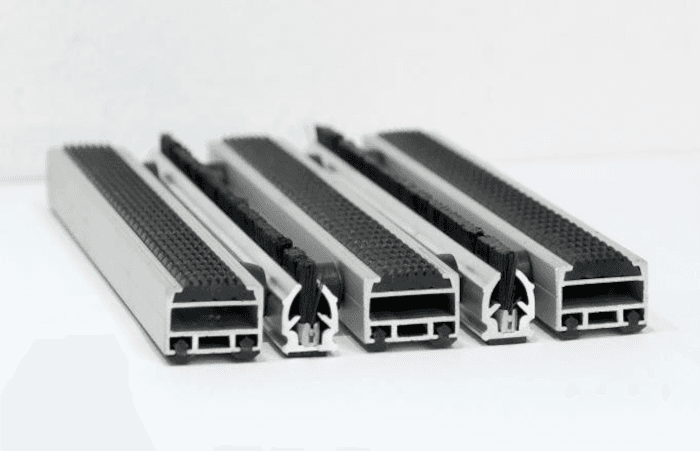 Mata aluminiowa z gumą i szczotką liniową