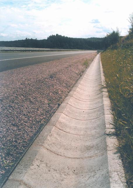 Płyta ściekowa typ korytkowy