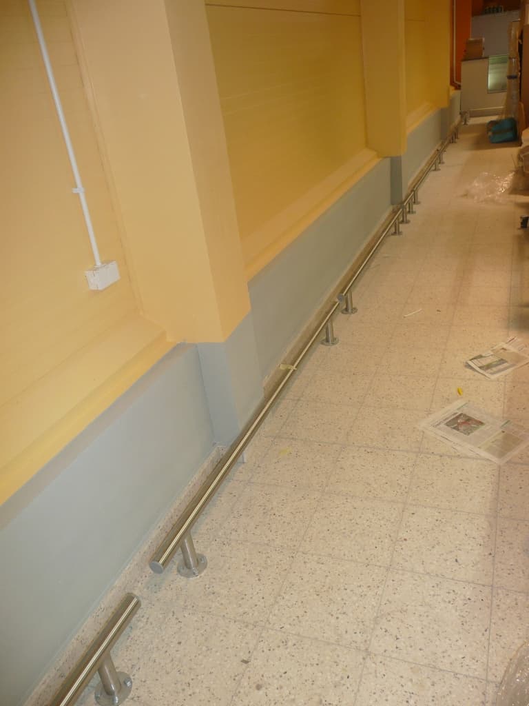 Odbój liniowy w korytarzu