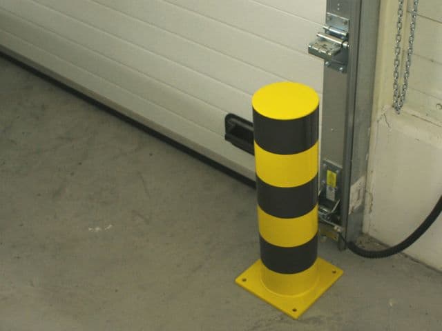 Odbojnice słupowe do ochrony prowadnic bram