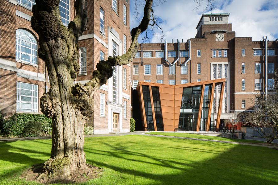 Uniwersytet Quenn's, Karrier System, Corten