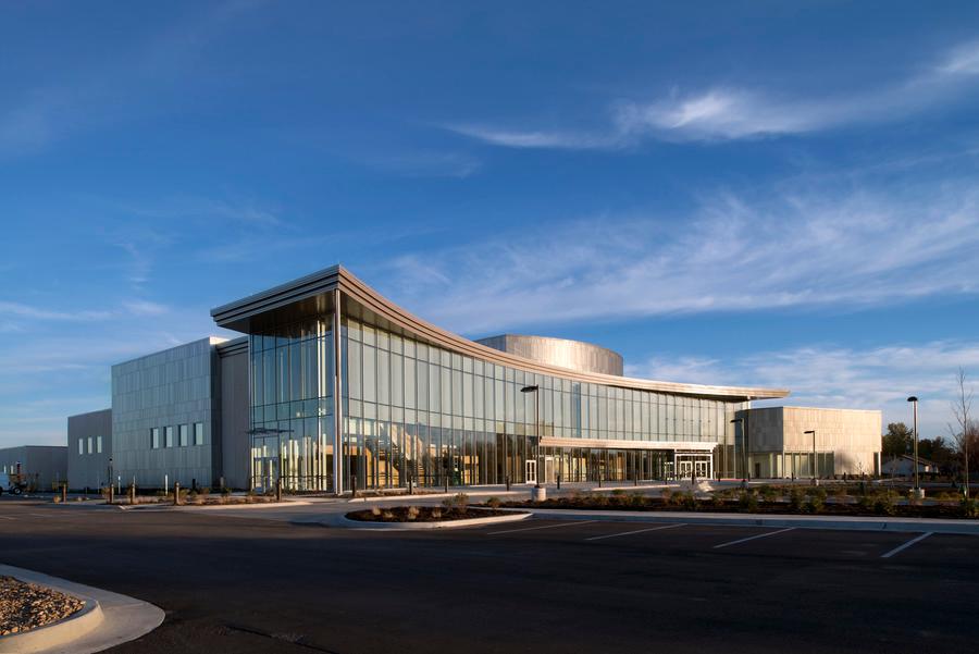 Dri-Design Flat, Aluminium, Pittsburg State University Bicknell Family Center