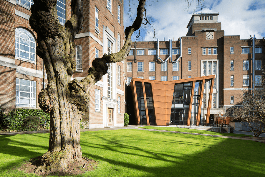 Uniwersytet Quenn's, Karrier System, Corten