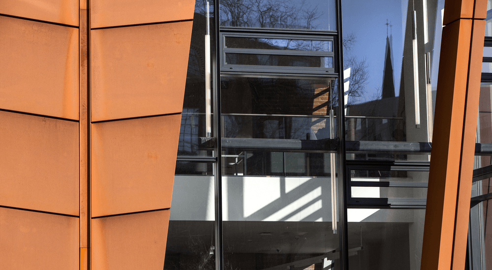 Uniwersytet Quenn's, Karrier System, Corten